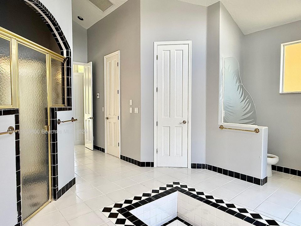 For Rent: $5,500 (3 beds, 3 baths, 2514 Square Feet)