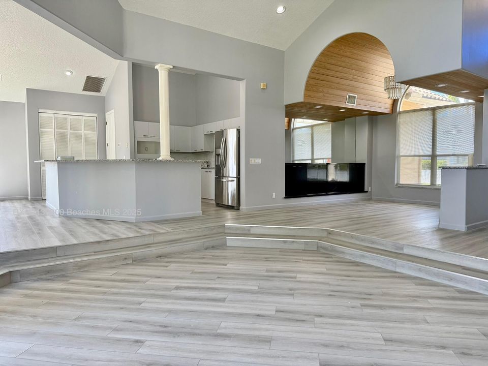 For Rent: $5,500 (3 beds, 3 baths, 2514 Square Feet)