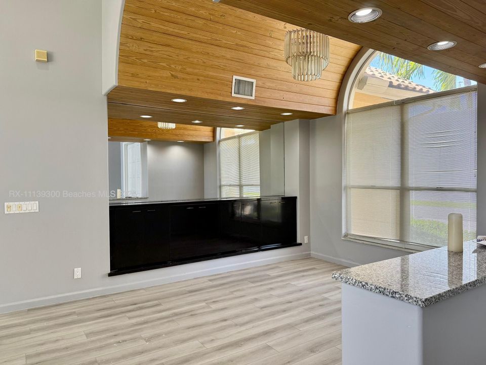 For Rent: $5,500 (3 beds, 3 baths, 2514 Square Feet)