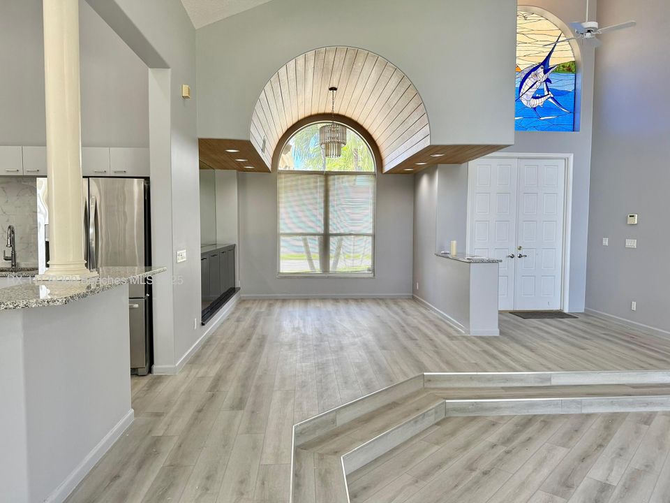 For Rent: $5,500 (3 beds, 3 baths, 2514 Square Feet)