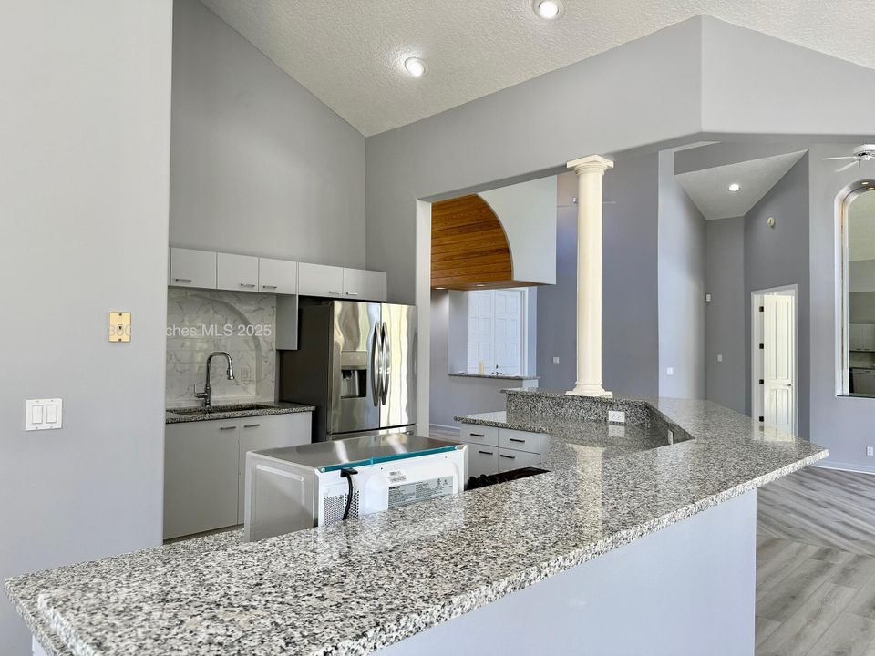 For Rent: $5,500 (3 beds, 3 baths, 2514 Square Feet)