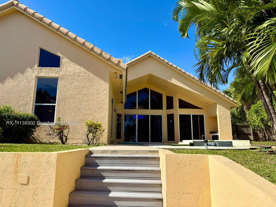 For Rent: $5,500 (3 beds, 3 baths, 2514 Square Feet)