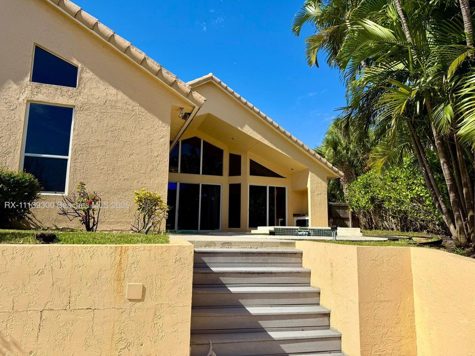 For Rent: $5,500 (3 beds, 3 baths, 2514 Square Feet)