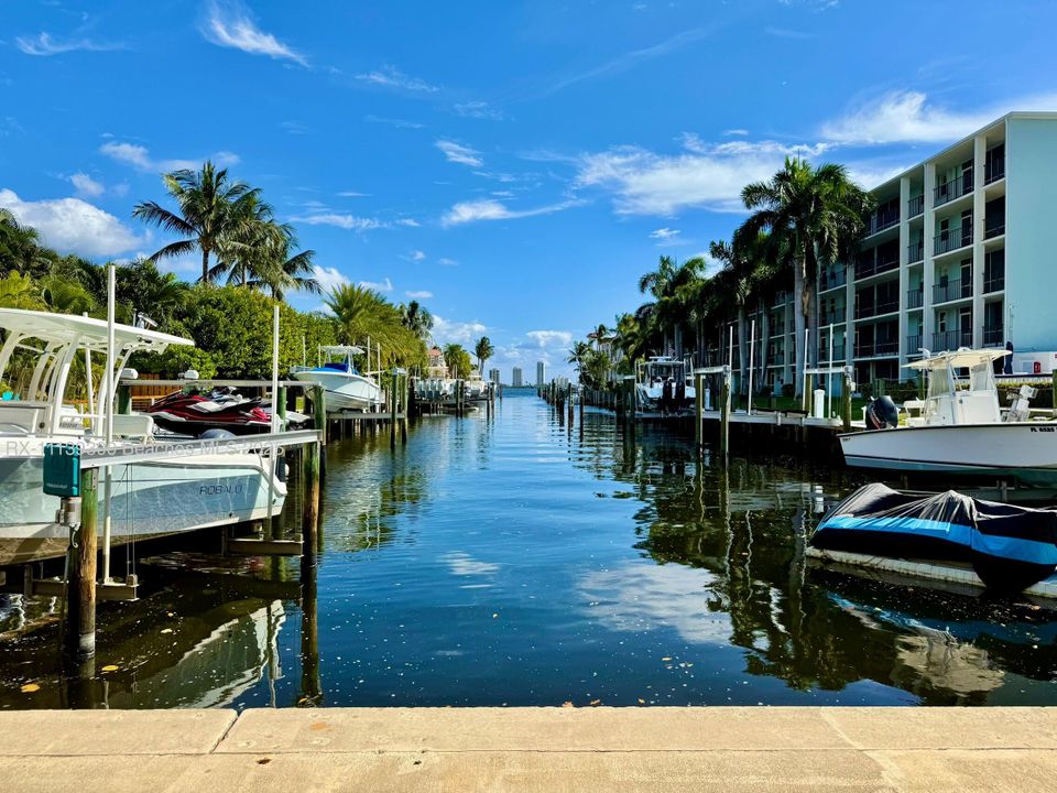 For Rent: $5,500 (3 beds, 3 baths, 2514 Square Feet)