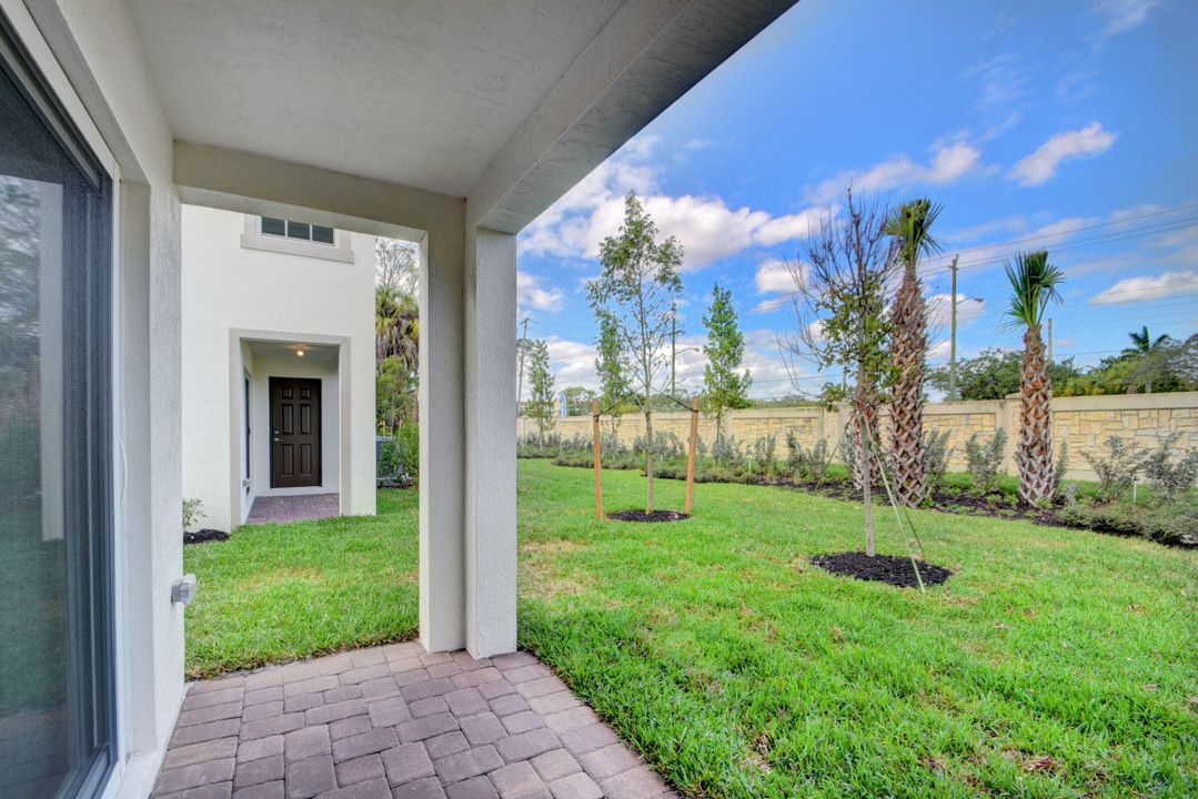 For Rent: $3,200 (4 beds, 2 baths, 1920 Square Feet)