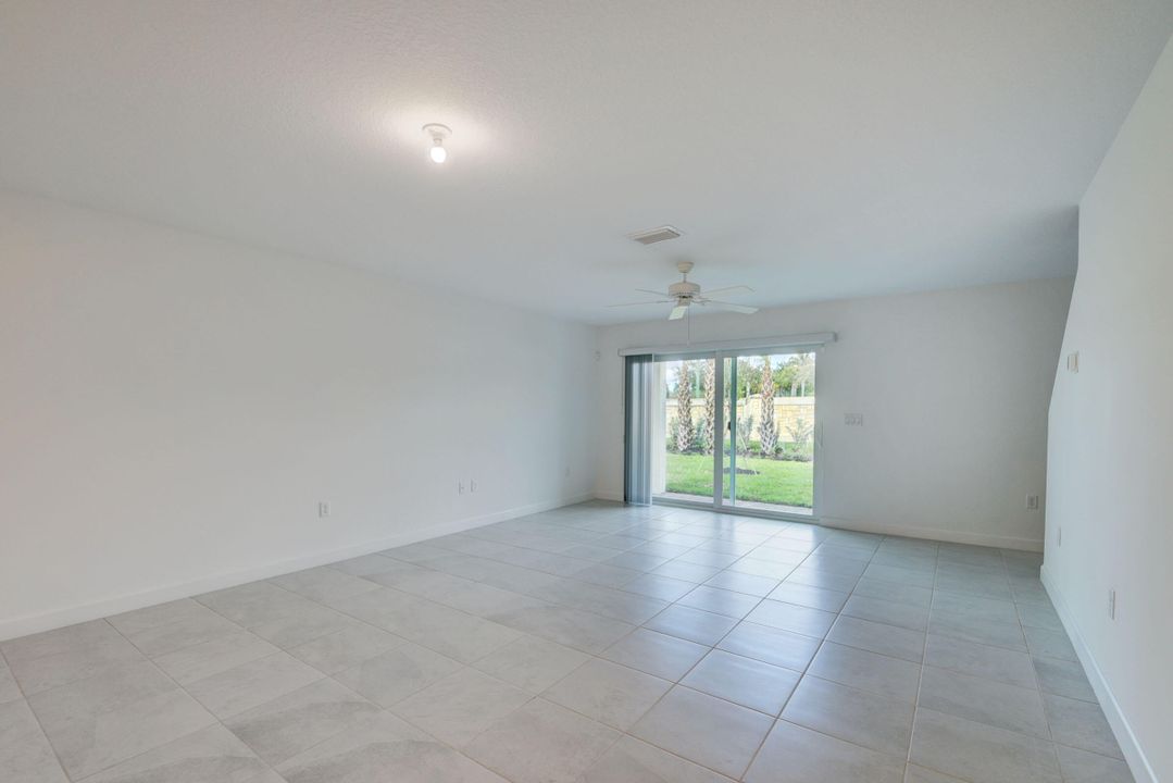 For Rent: $3,200 (4 beds, 2 baths, 1920 Square Feet)