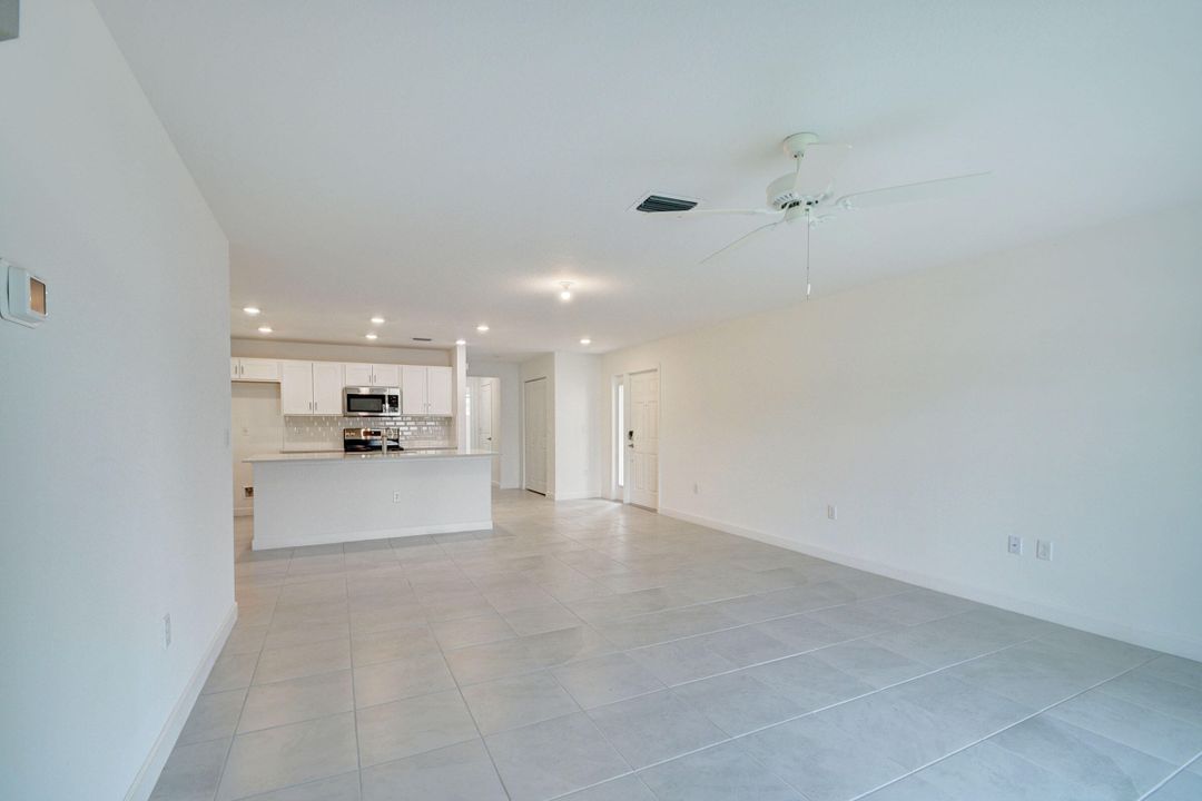 For Rent: $3,200 (4 beds, 2 baths, 1920 Square Feet)