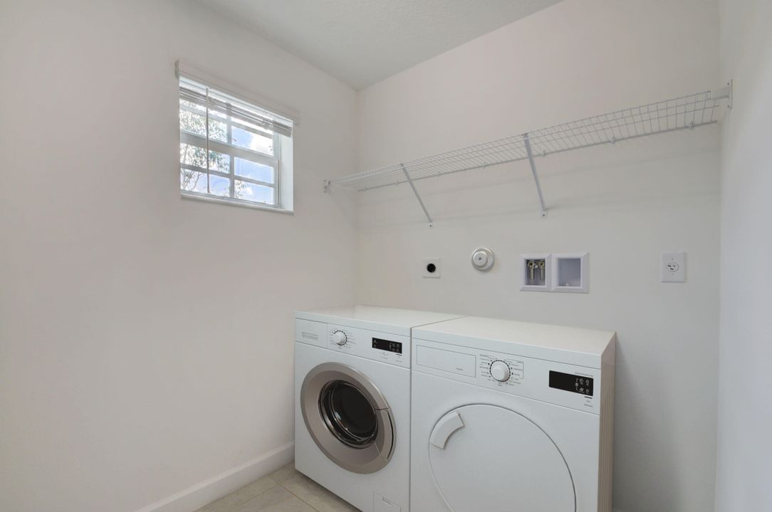 For Rent: $3,200 (4 beds, 2 baths, 1920 Square Feet)