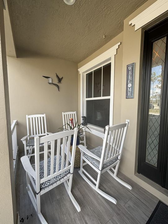 For Rent: $2,300 (2 beds, 2 baths, 1368 Square Feet)