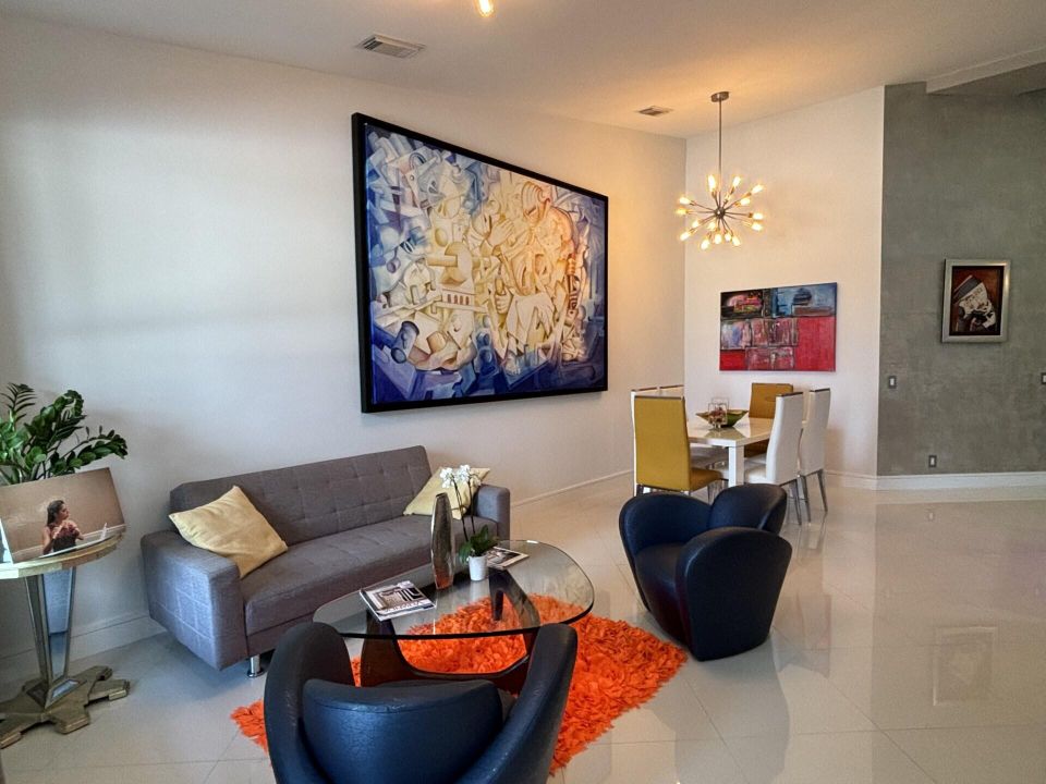 For Rent: $2,300 (2 beds, 2 baths, 1368 Square Feet)