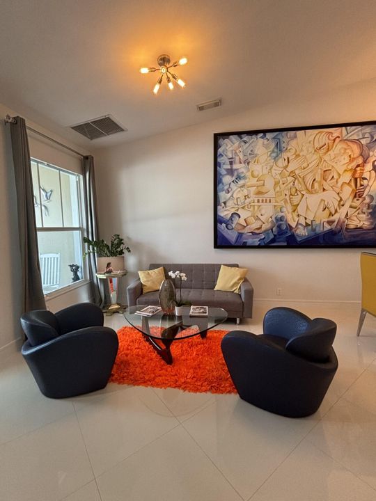 For Rent: $2,300 (2 beds, 2 baths, 1368 Square Feet)