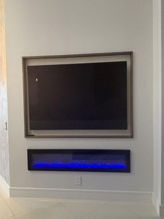 For Rent: $2,300 (2 beds, 2 baths, 1368 Square Feet)