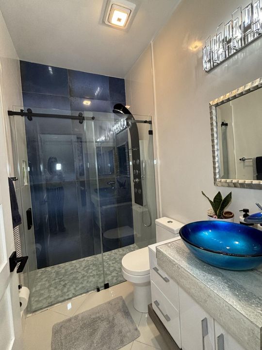 For Rent: $2,300 (2 beds, 2 baths, 1368 Square Feet)