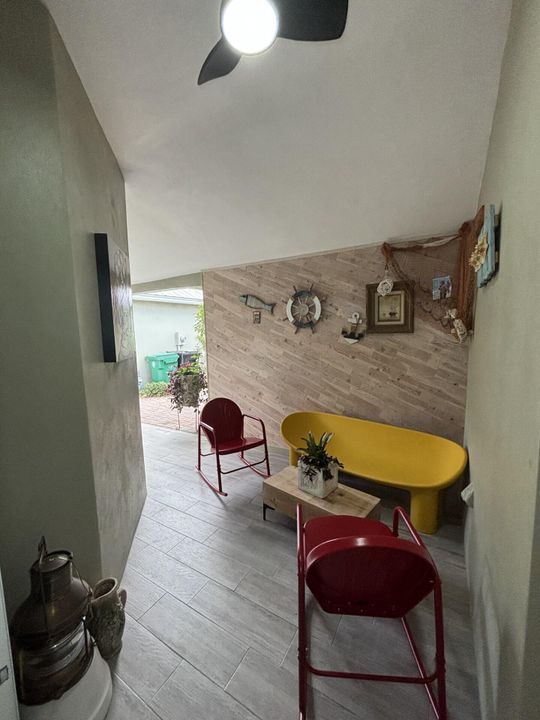 For Rent: $2,300 (2 beds, 2 baths, 1368 Square Feet)