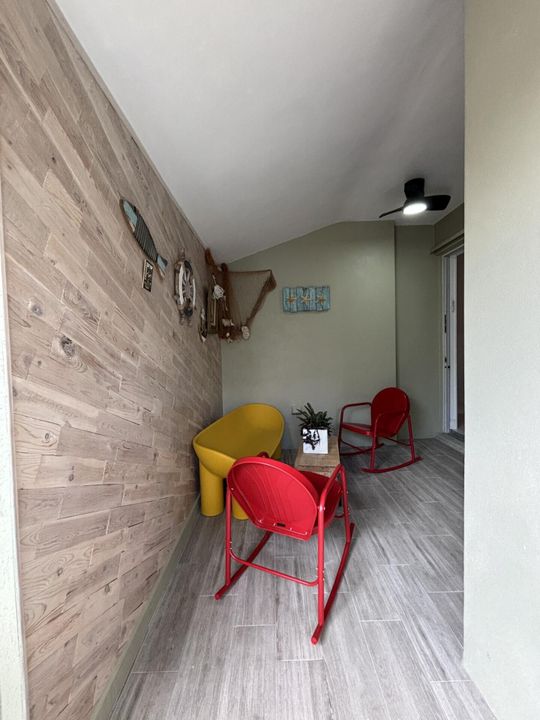 For Rent: $2,300 (2 beds, 2 baths, 1368 Square Feet)