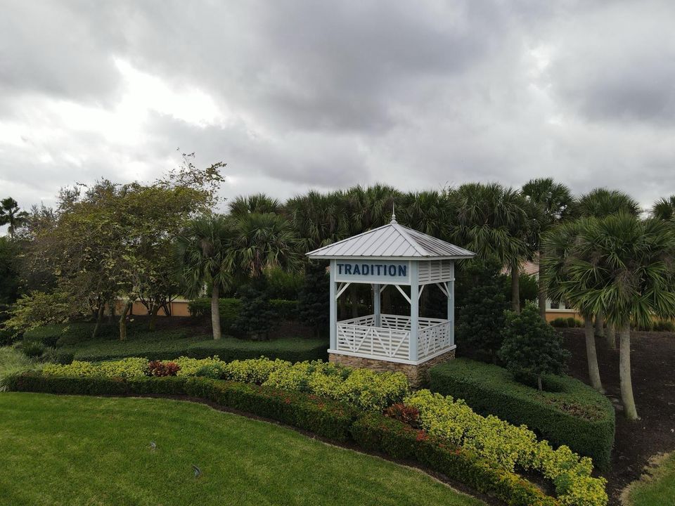 For Rent: $2,300 (2 beds, 2 baths, 1368 Square Feet)