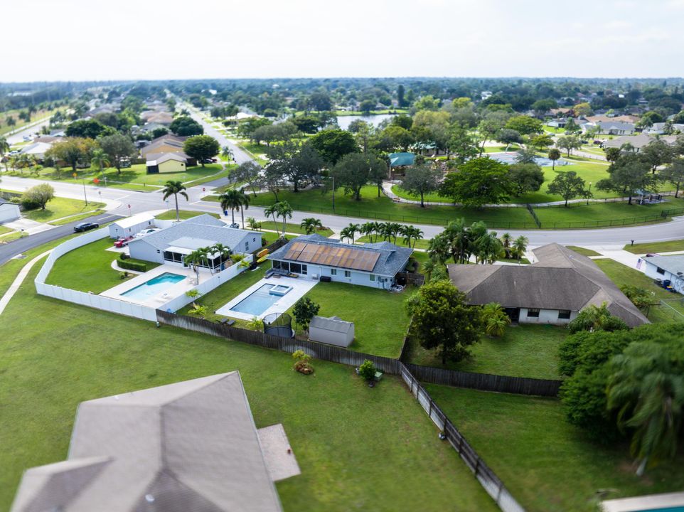 For Sale: $589,000 (3 beds, 2 baths, 1282 Square Feet)