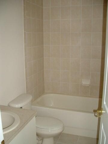 En Renta: $2,400 (3 camas, 3 baños, 1423 Pies cuadrados)