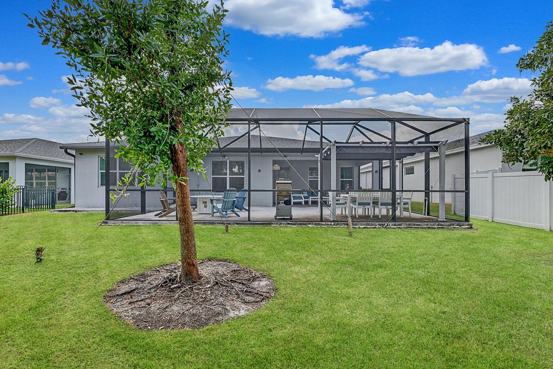 Active With Contract: $435,000 (3 beds, 2 baths, 2100 Square Feet)