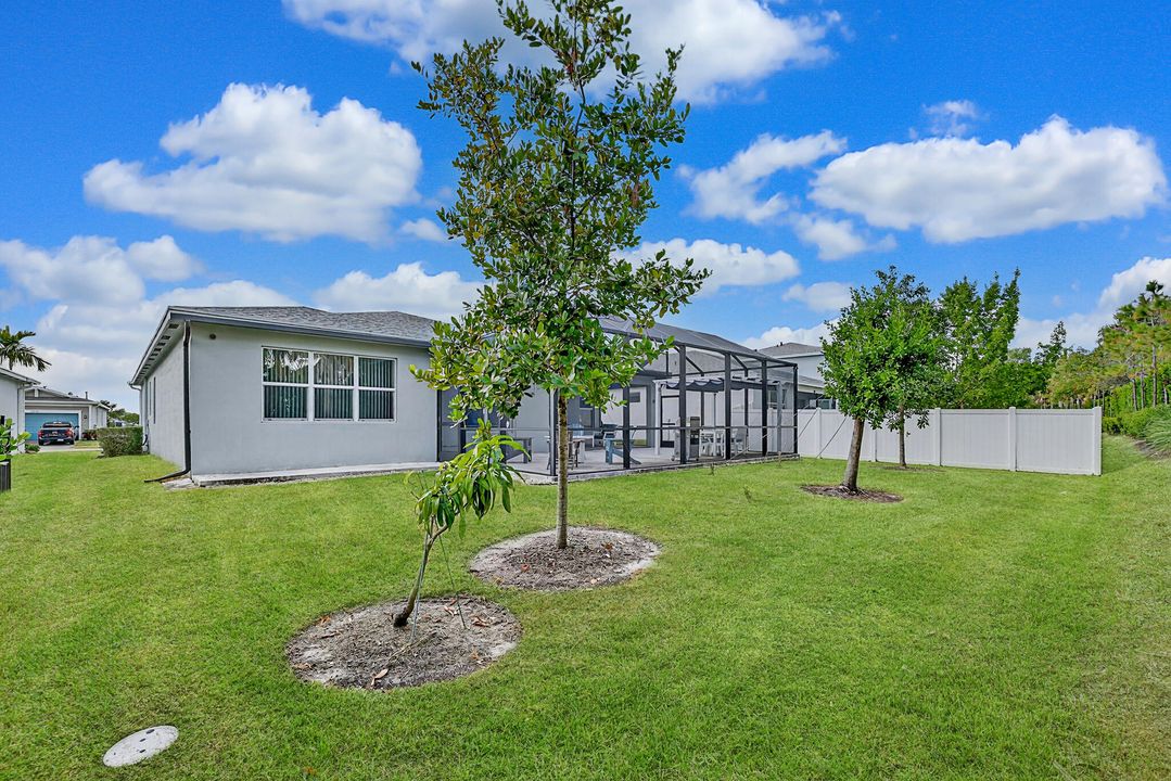 Active With Contract: $435,000 (3 beds, 2 baths, 2100 Square Feet)