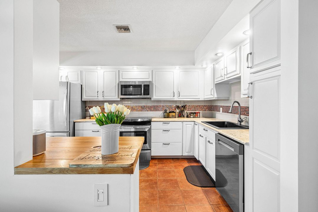 На продажу: $625,000 (3 спален, 2 ванн, 1768 Квадратных фут)