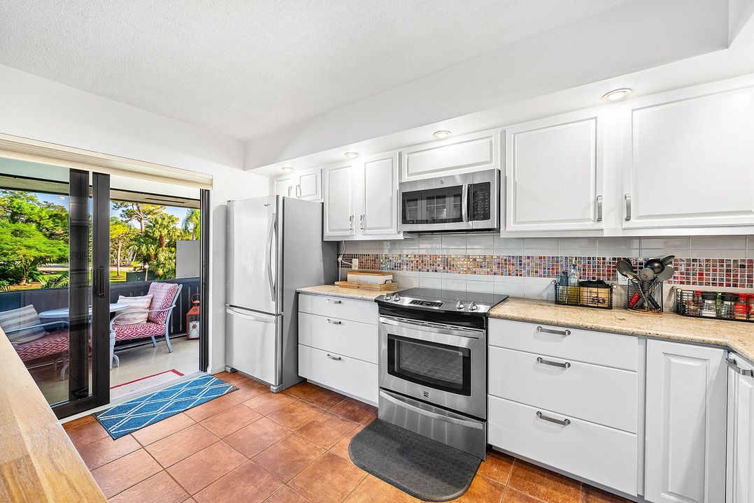 На продажу: $625,000 (3 спален, 2 ванн, 1768 Квадратных фут)