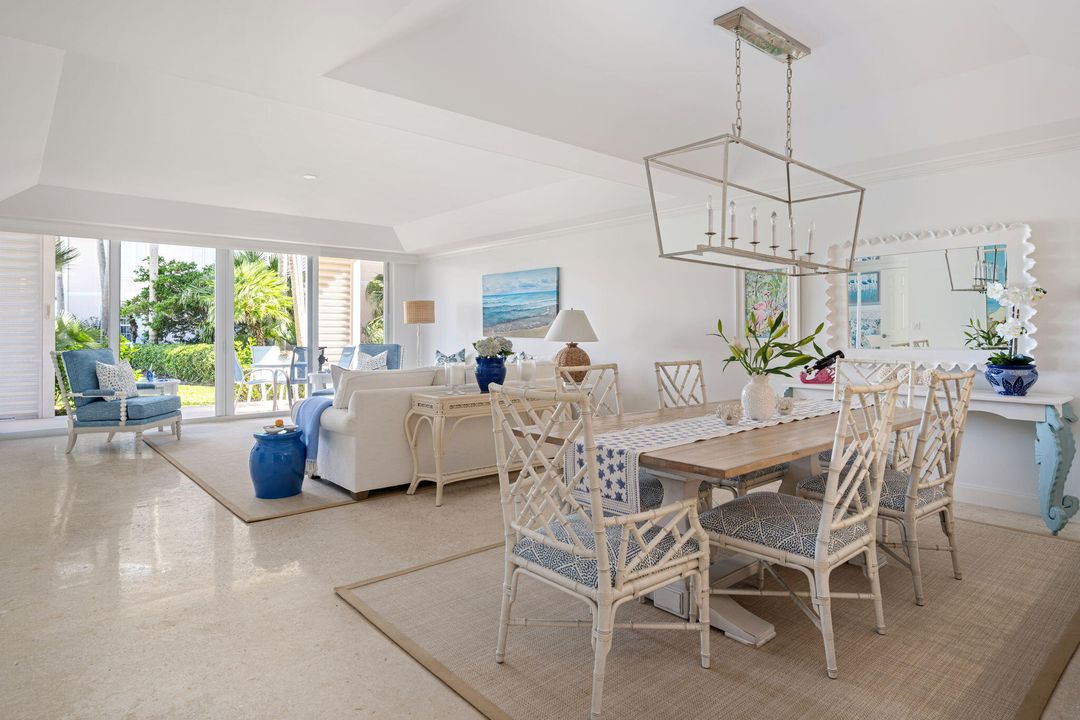 En Venta: $1,275,000 (3 camas, 2 baños, 2259 Pies cuadrados)