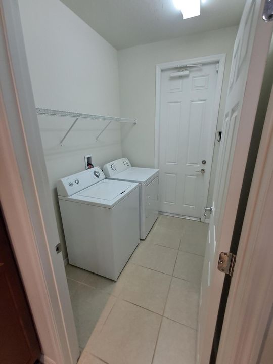 В аренду: $3,200 (3 спален, 2 ванн, 1601 Квадратных фут)