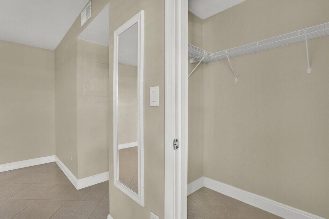 В аренду: $2,000 (1 спален, 1 ванн, 751 Квадратных фут)