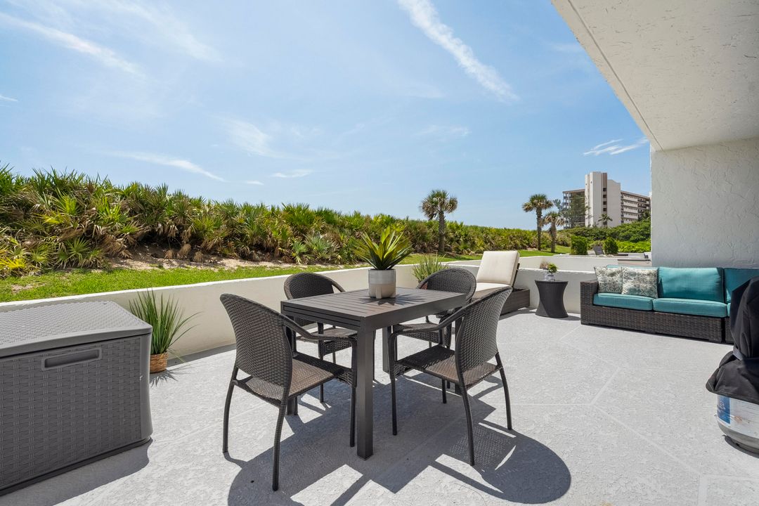 For Rent: $3,200 (2 beds, 2 baths, 1023 Square Feet)