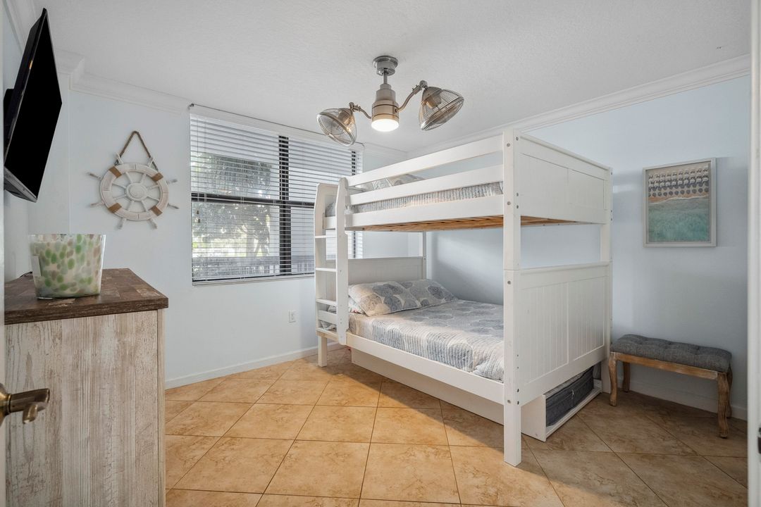 For Rent: $3,200 (2 beds, 2 baths, 1023 Square Feet)