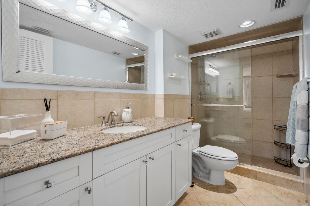 For Rent: $3,200 (2 beds, 2 baths, 1023 Square Feet)