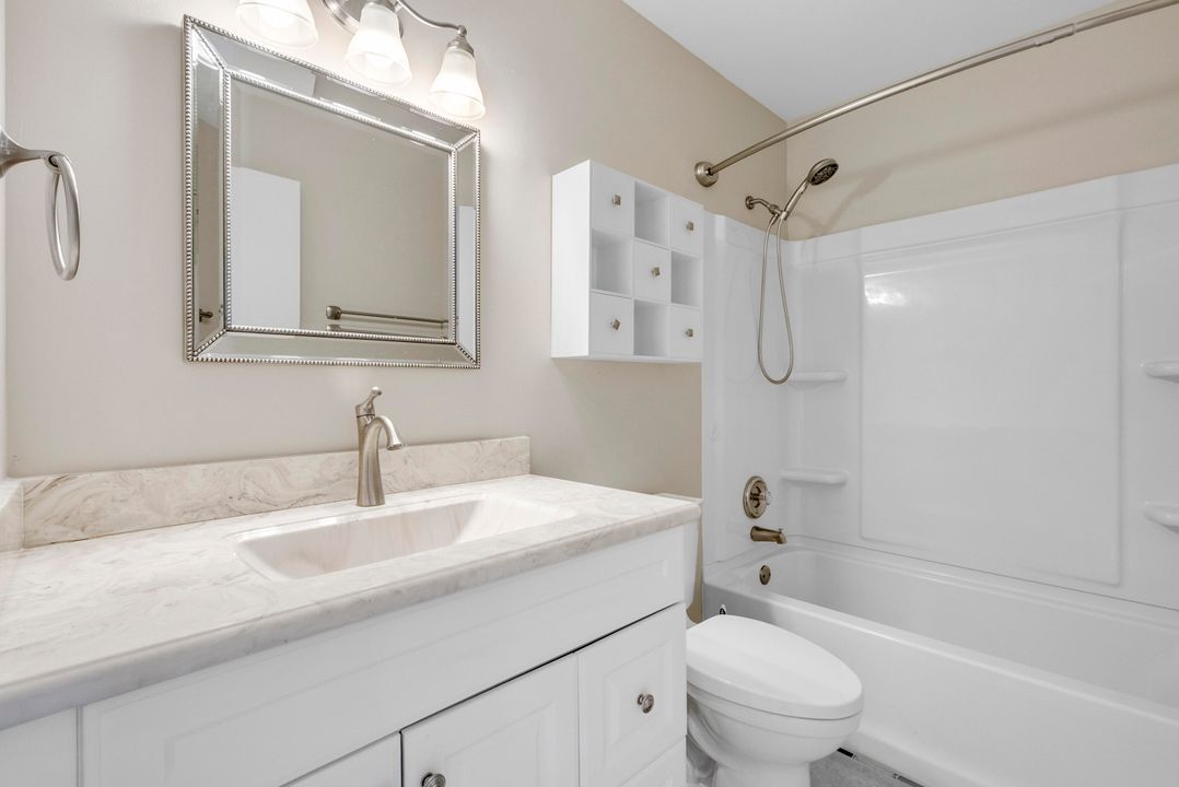 На продажу: $410,000 (2 спален, 2 ванн, 1160 Квадратных фут)