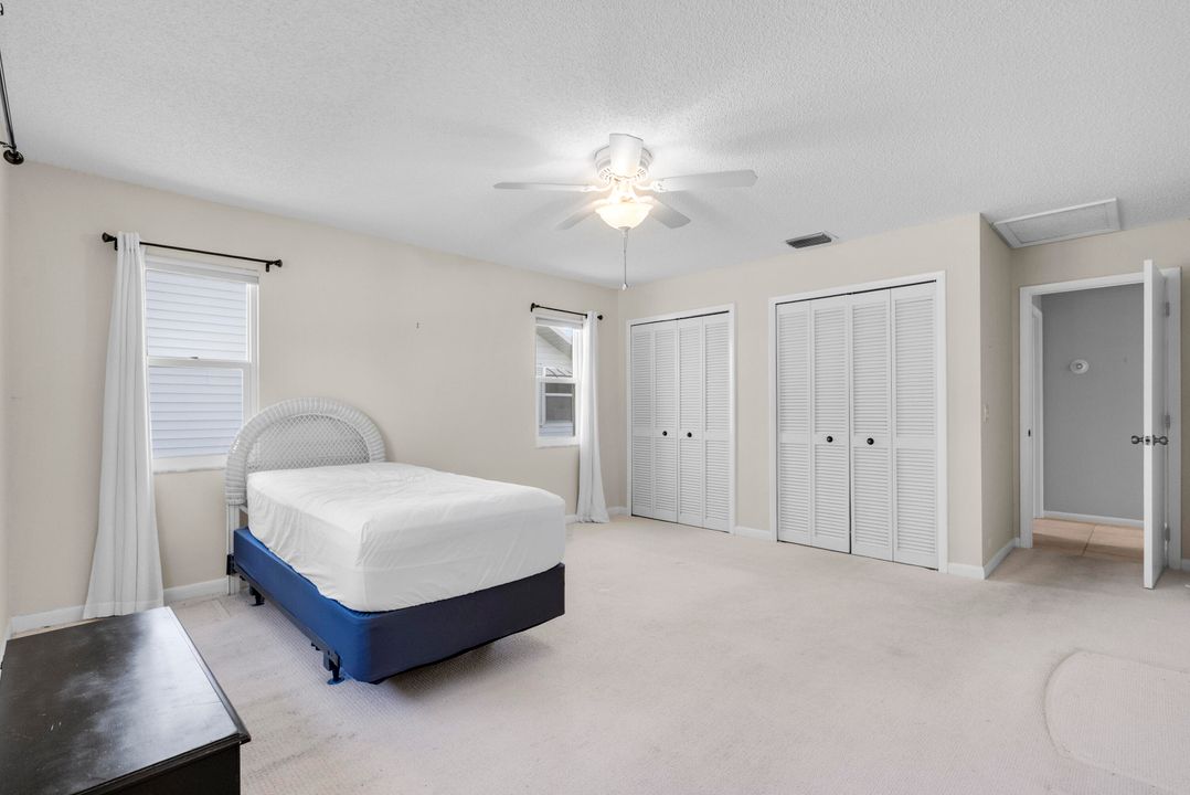 На продажу: $410,000 (2 спален, 2 ванн, 1160 Квадратных фут)