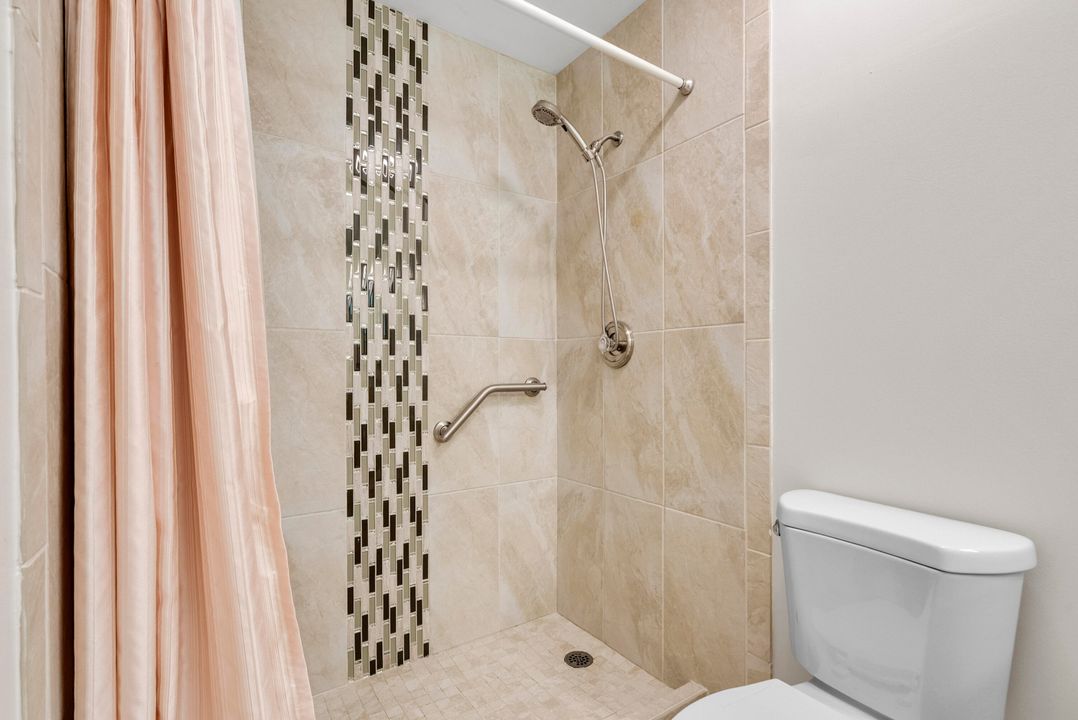 На продажу: $410,000 (2 спален, 2 ванн, 1160 Квадратных фут)