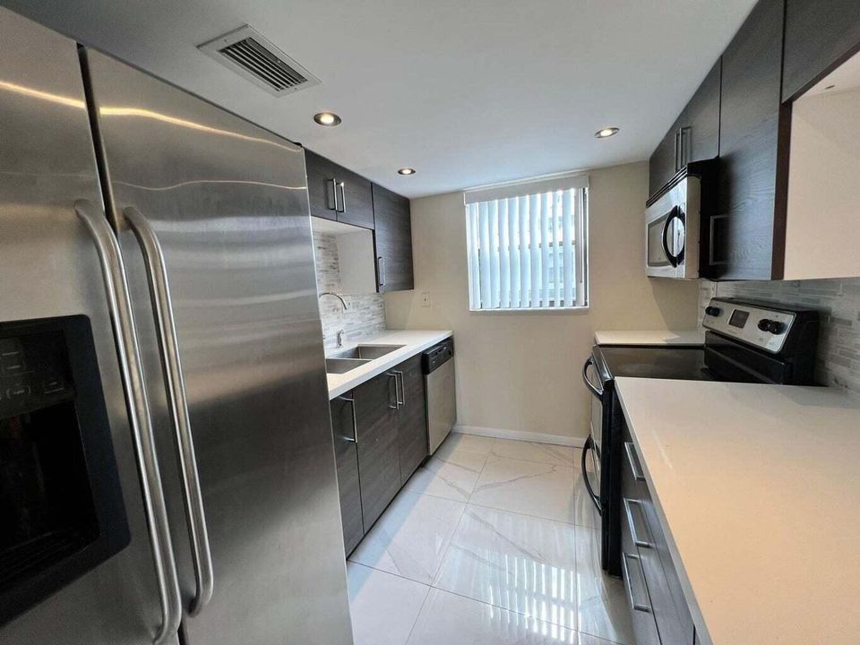 На продажу: $140,000 (1 спален, 1 ванн, 775 Квадратных фут)