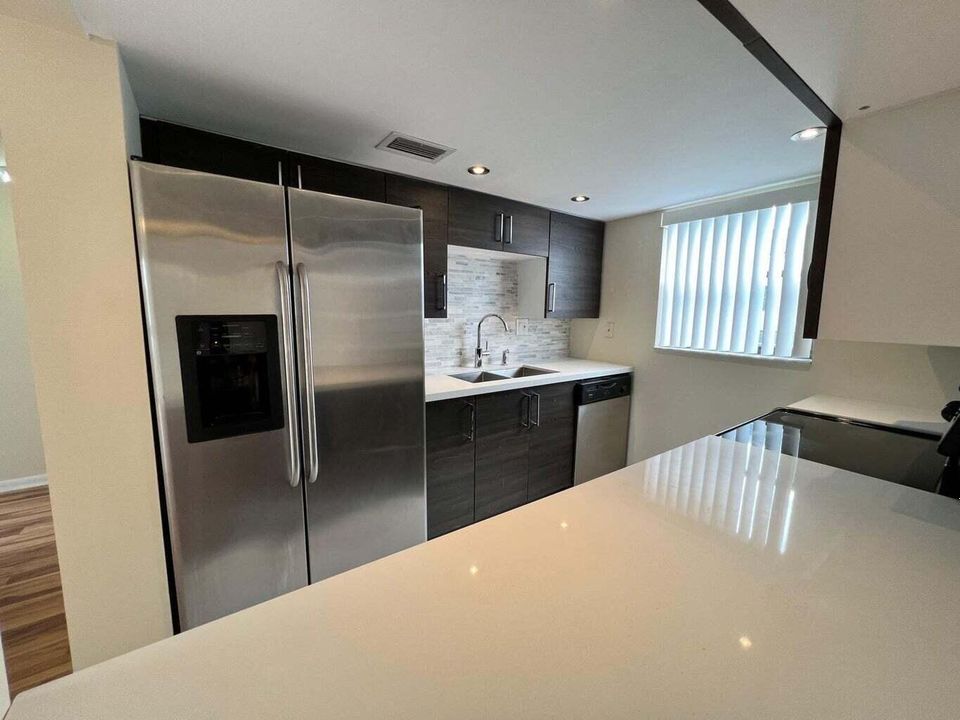 На продажу: $140,000 (1 спален, 1 ванн, 775 Квадратных фут)