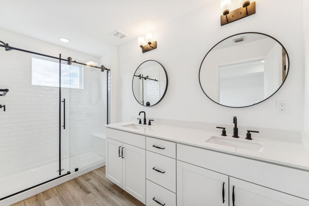 Activo con contrato: $418,828 (3 camas, 2 baños, 1683 Pies cuadrados)