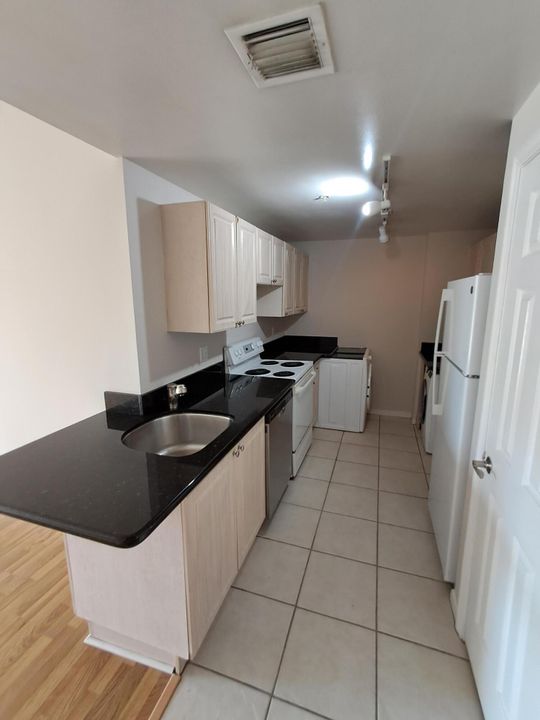 For Rent: $2,350 (3 beds, 2 baths, 1200 Square Feet)