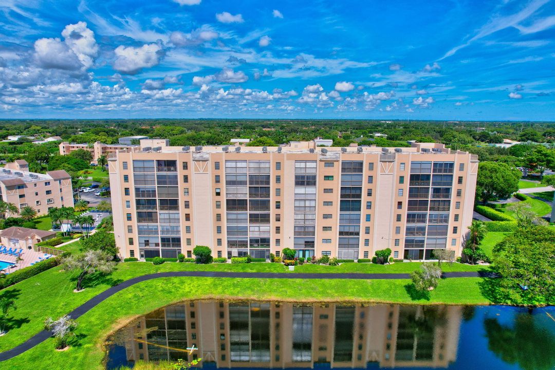 For Rent: $4,000 (2 beds, 2 baths, 1230 Square Feet)