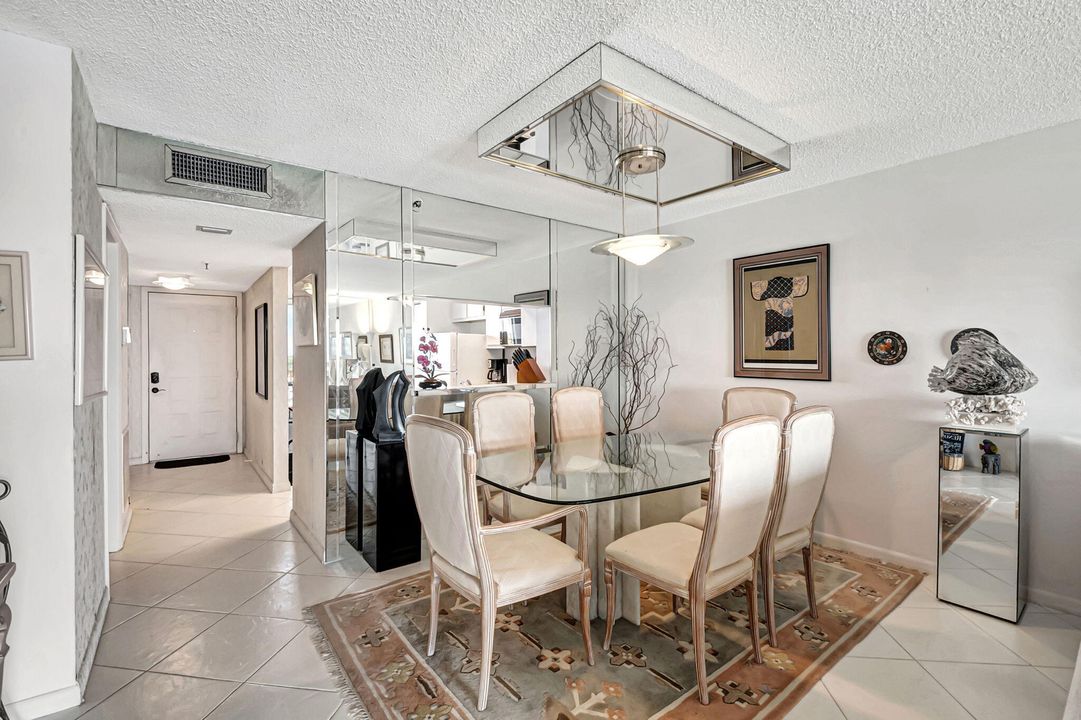 For Rent: $4,000 (2 beds, 2 baths, 1230 Square Feet)