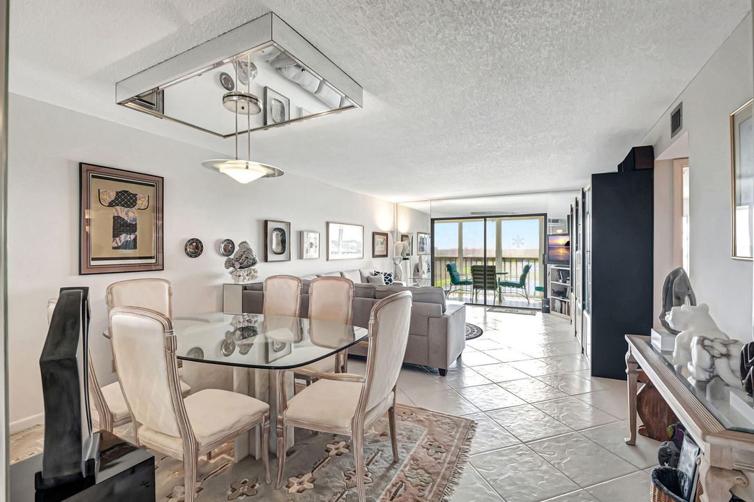 For Rent: $4,000 (2 beds, 2 baths, 1230 Square Feet)