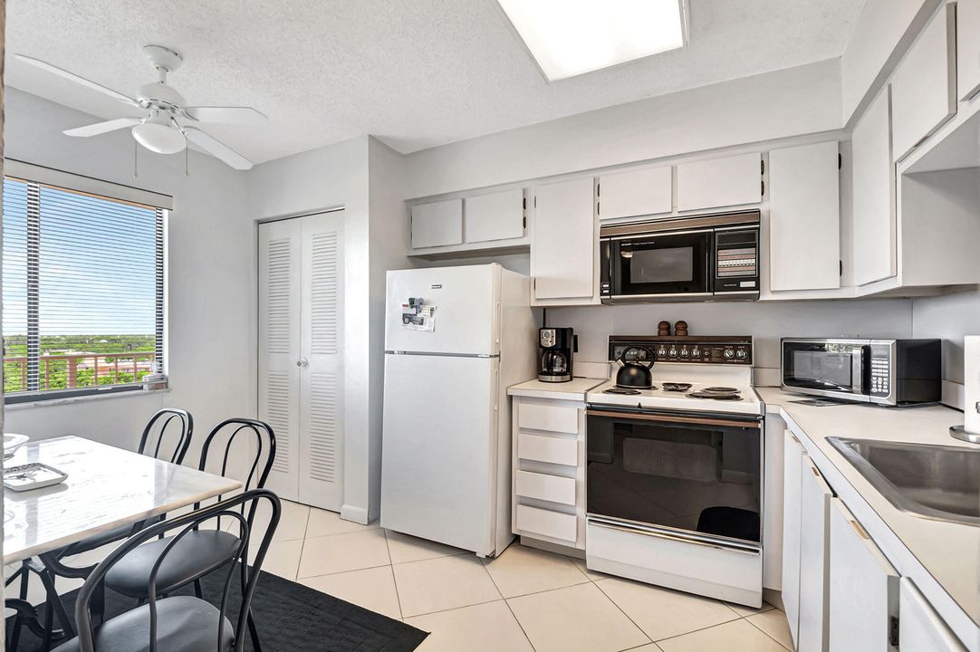 For Rent: $4,000 (2 beds, 2 baths, 1230 Square Feet)