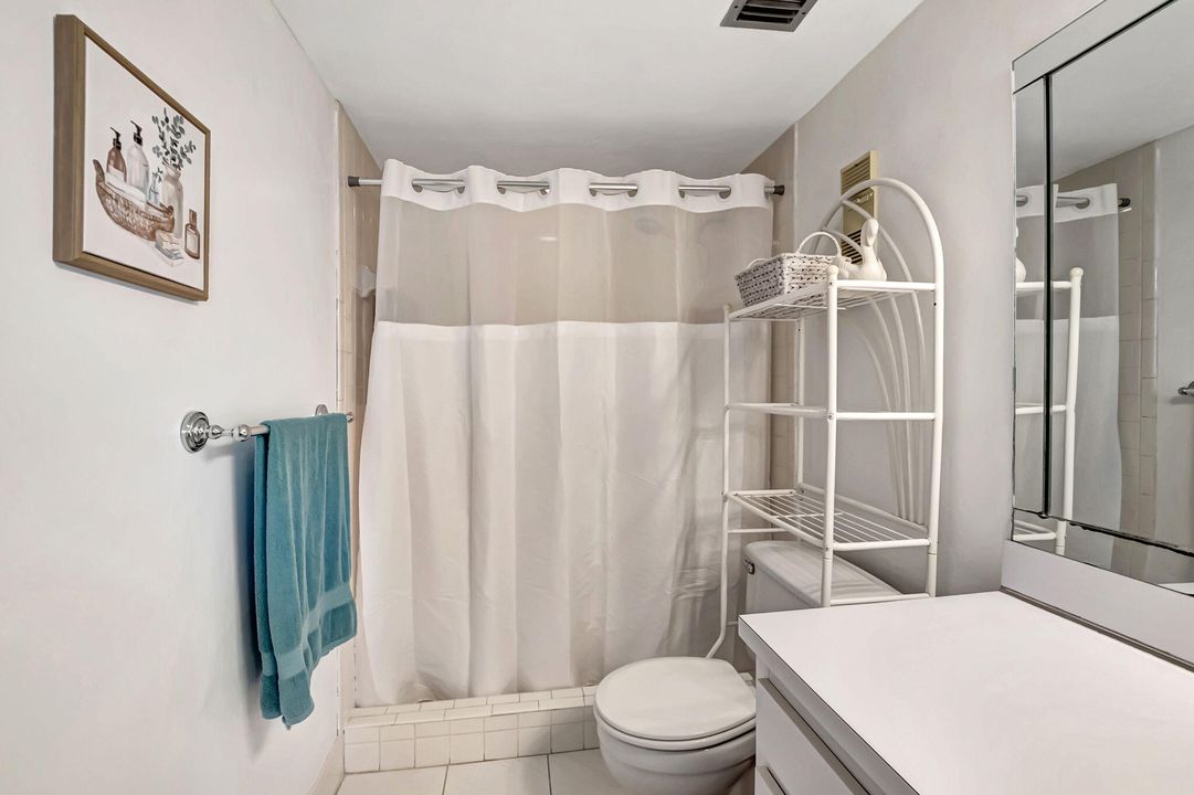 For Rent: $4,000 (2 beds, 2 baths, 1230 Square Feet)