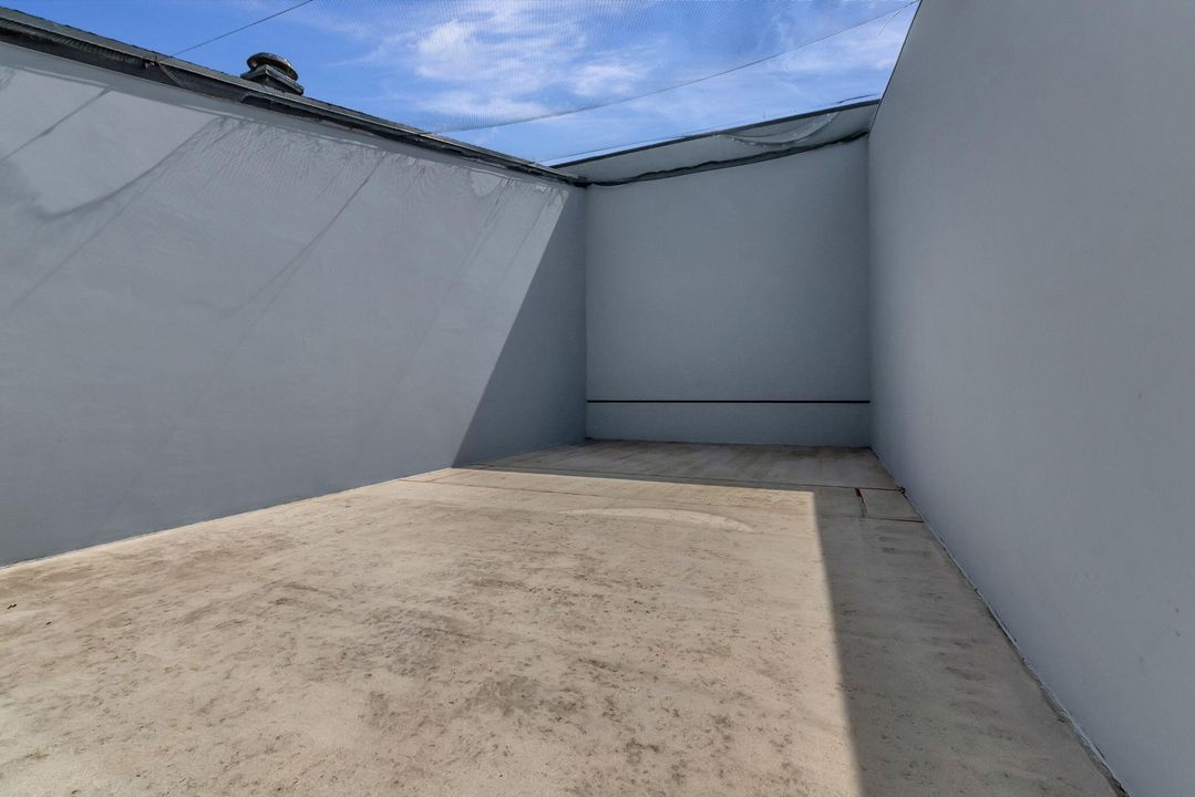 For Rent: $4,000 (2 beds, 2 baths, 1230 Square Feet)