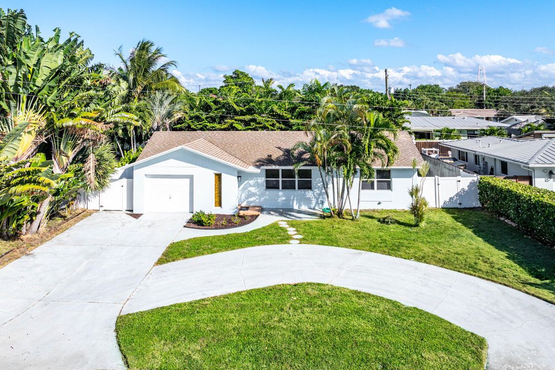 Active With Contract: $650,000 (3 beds, 2 baths, 1379 Square Feet)