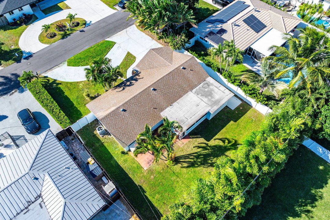 Active With Contract: $650,000 (3 beds, 2 baths, 1379 Square Feet)