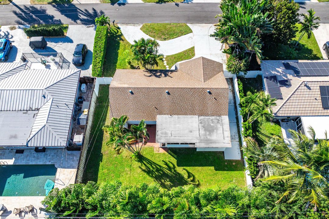 Active With Contract: $650,000 (3 beds, 2 baths, 1379 Square Feet)