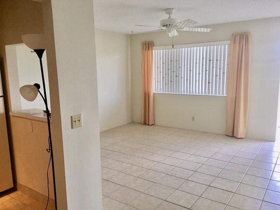 For Rent: $1,350 (1 beds, 1 baths, 650 Square Feet)