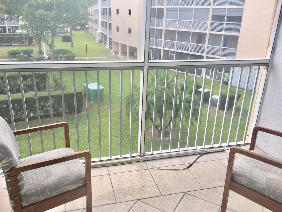 For Rent: $1,350 (1 beds, 1 baths, 650 Square Feet)